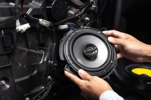 Carros contemporâneos dificultam melhorias nos sistemas de som automotivo