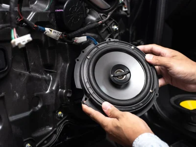 Carros contemporâneos dificultam melhorias nos sistemas de som automotivo
