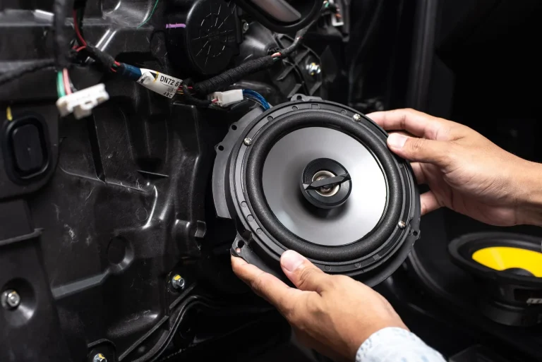 Carros contemporâneos dificultam melhorias nos sistemas de som automotivo