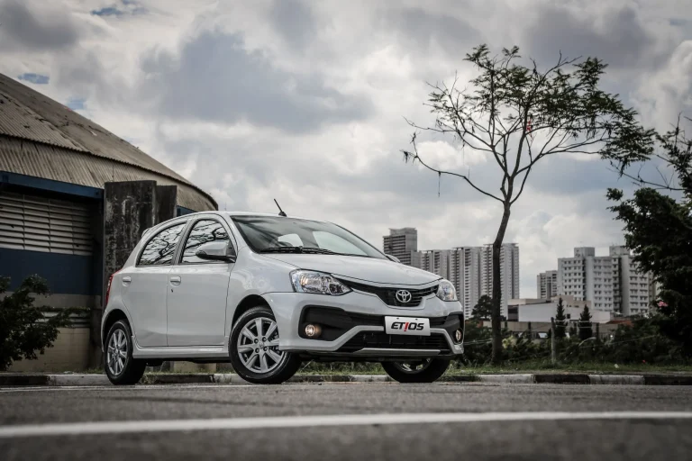 Cinco carros usados até R$ 50 mil ideais para entregas eficientes