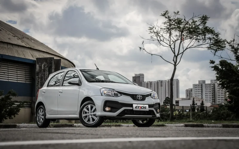 Cinco carros usados até R$ 50 mil ideais para entregas eficientes