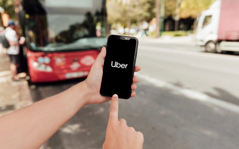 Uber Electric já atinge 15 cidades brasileiras com viagens apenas elétricas